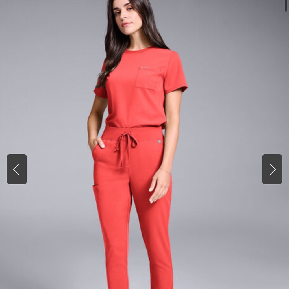 Women's Coral Hypothesis Scrubs NWT - Top: XL, Bottoms: Large Tall